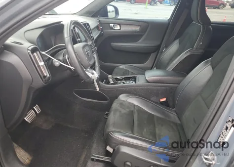 2020 Volvo Xc40 T5 R-Design z USA, uszkodzony, nr VIN YV4162UM6L2336690